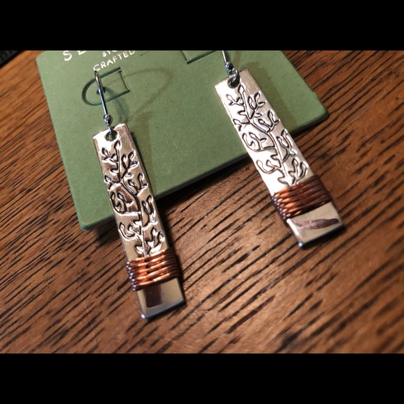 Seed & Sage Earrings - Picture 2 of 6